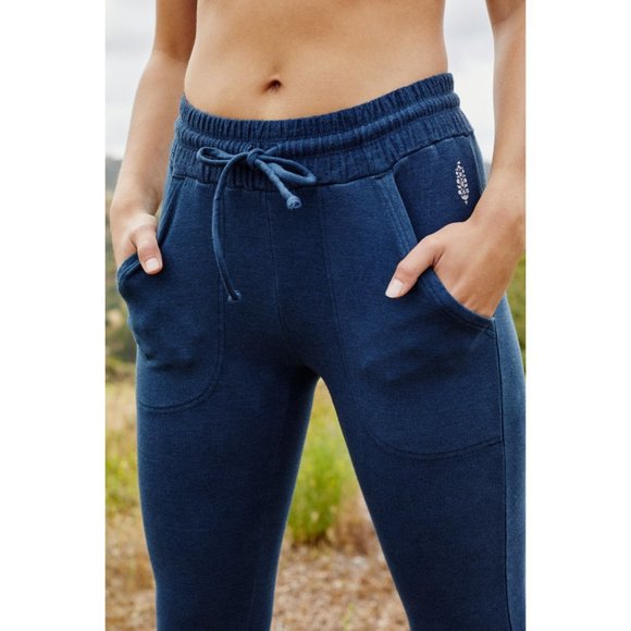 🎉LAST CHANCE🎉 NWT FP Movement Sunny Skinny Sweat / Navy - Picture 4 of 6